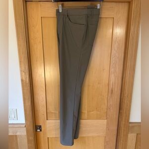 Lululemon Men's light Grey Slim 5 Pocket Pant